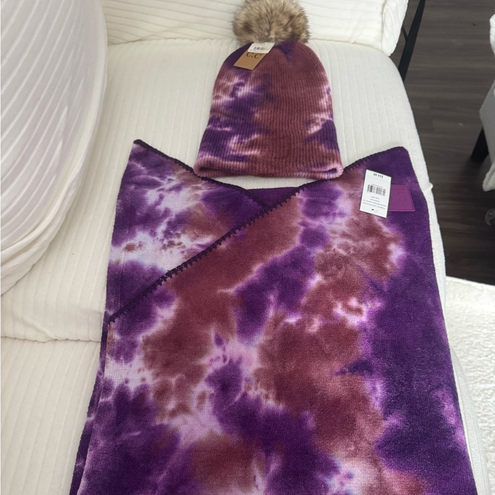 BNWT Iris Wild Ginger Tie-dye Scarf and Beanie Set